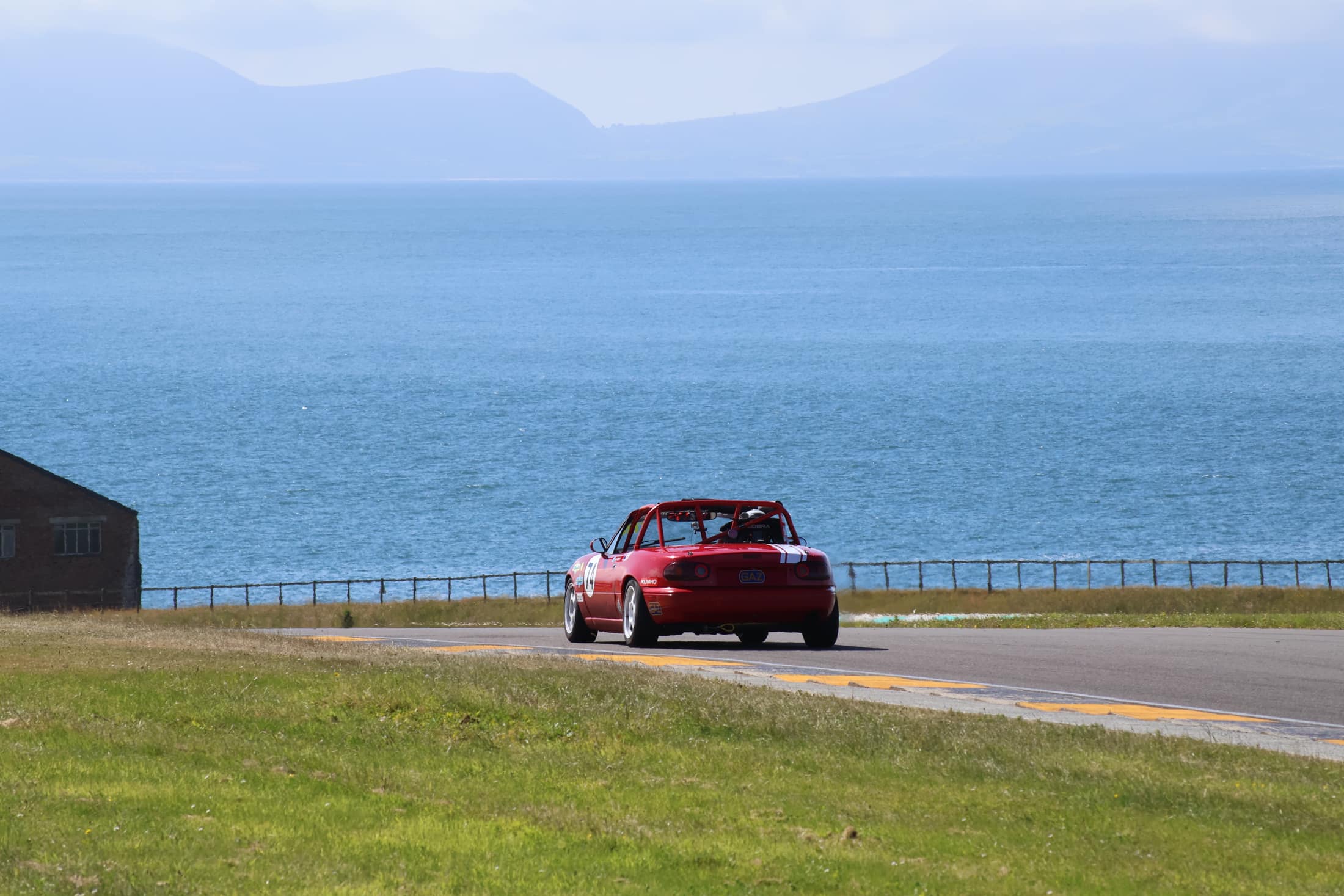Mazda MX-5 receiving mechanical support at Anglesey